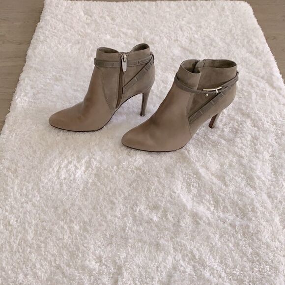 Coach tan booties size 6 - Picture 2 of 10